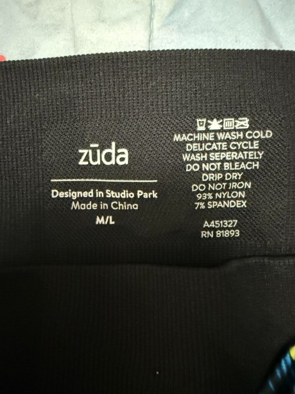 ZUDA Yoga Pants M/L Black with fancy cut-out design that wraps around leg